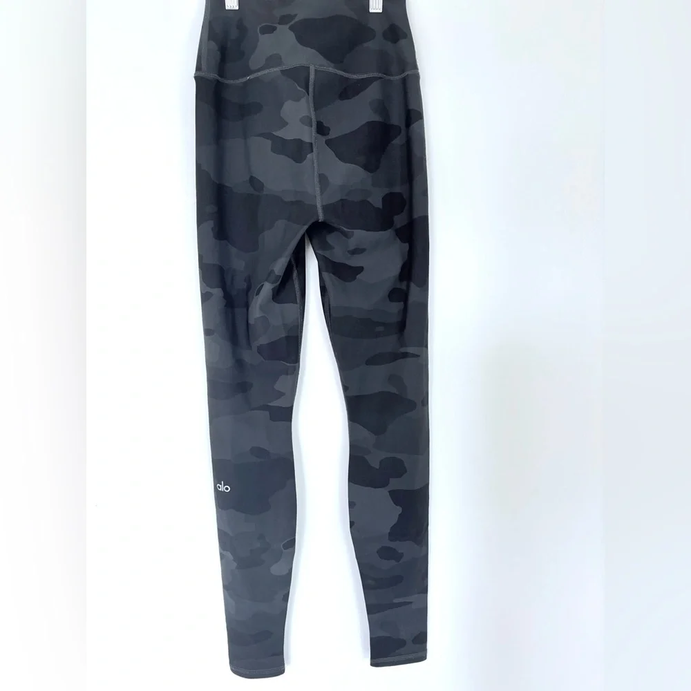 Alo Yoga Black Camo Vapor Leggings - Picture 4 of 9